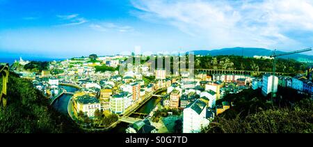 Panoramablick von Luarca in Asturien, Spanien Stockfoto