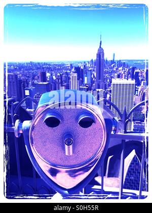 Münzautomat für Blick Fernglas auf Aussichtsplattform an der Spitze der Felsen NYC bezahlen Stockfoto