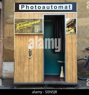 Eine alte Photoautomat Fotoautomaten in Florenz, Italien. Stockfoto