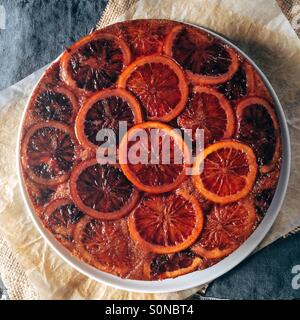 Blutorange upside down Kuchen Stockfoto