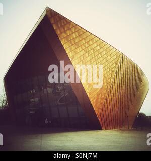 Firstsite Kunstgalerie in Colchester, Essex, eine umstrittene zeitgenössische Gebäude, entworfen von Rafael Viñoly. Stockfoto