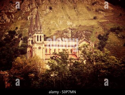 Blick auf die Basilika in Covadonga, Asturien - Spanien Stockfoto