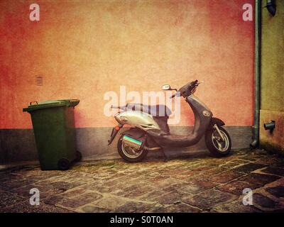 Roller auf der Straße geparkt Stockfoto