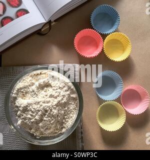 Backen Muffins zu Hause Stockfoto