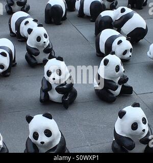 "1600 zeigt Pandas Ausstellung des französischen Künstlers Paulo Grangeon Tausende von Papier Pandas in Bangkok am März 2016. Stockfoto