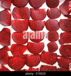 Rote Bete-chips Stockfoto