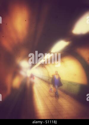 Tunnel im Finsbury Park Bahnhof. London, Großbritannien Stockfoto