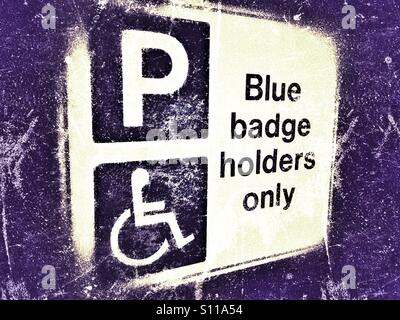 Blue Badge Inhaber nur, Parkplatz Schild Stockfoto