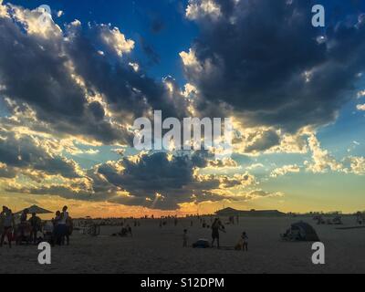 Long Island Sonnenuntergang am Strand von Robert Moses, Feld 5. Stockfoto