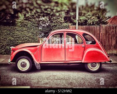 Roten Citroen 2CV Stockfoto