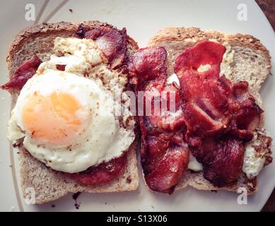 Offenen Speck und Ei-sandwich Stockfoto