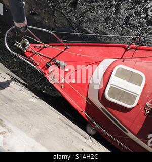 Roten Yacht Bogen Stockfoto