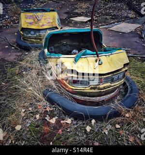 Autoscooter in verlassenen Jahrmarkt der Geisterstadt Prypjat, Ukraine Stockfoto