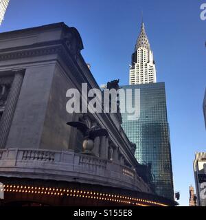 New York City – Grand Central Terminal in den Vordergrund, das Chrysler Gebäude im Hintergrund. Stockfoto