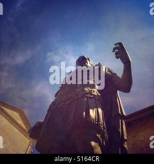 Statue von Julius Caesar in Cividale del Friuli, Italien Stockfoto