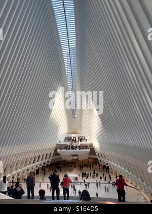 Innen Santiago Calatravas Oculus in New York City Stockfoto