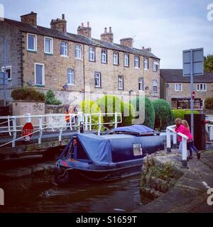 Drehbrücke am Leeds-Liverpool-Kanal in Skipton. Stockfoto