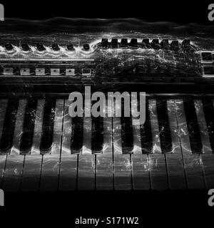 Black And White Tastatur mit Fiber optic Lichter beleuchtet. Stockfoto