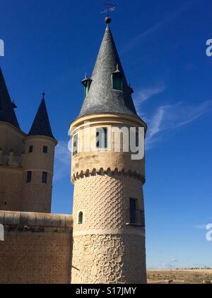 Schloss-Turm, blauer Himmel, Märchen Stockfoto