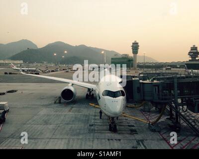 Cathay Pacific A350 auf Stand am Flughafen Hongkong Stockfoto