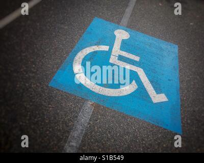 Behindertenparkplatz. Stockfoto