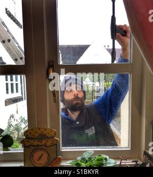 Fenster Reiniger, von innen gesehen Stockfoto