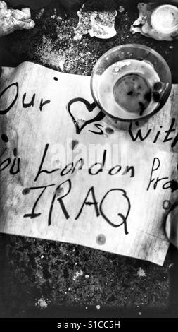 Nachricht auf dem Trafalgar Square nach dem Westminster Brücke Terror-Angriff Stockfoto