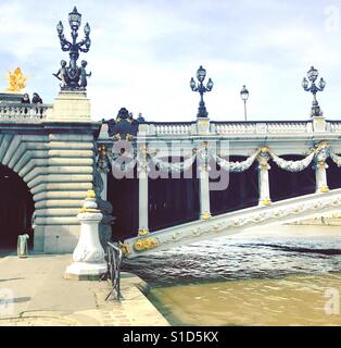 Pont Alexandre III in Paris, Frankreich am 11. März 2017. Stockfoto