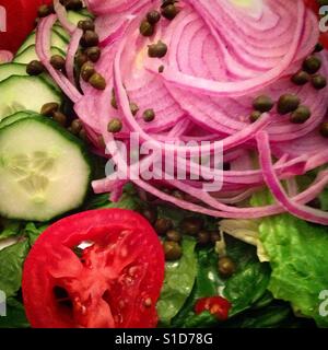 Zeug zu Salat Stockfoto