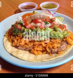 Reis und Bohnen tacos Stockfoto