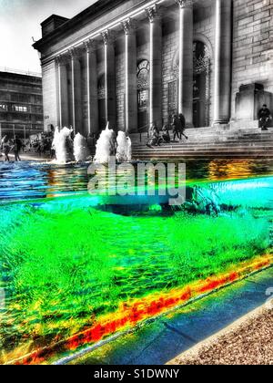 Brunnen und Grad II aufgeführten Sheffield City Hall, Barkers Pool, Sheffield, South Yorkshire, England Stockfoto