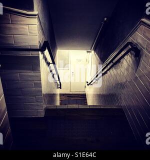 u-Bahn, Kellertreppe Stockfoto