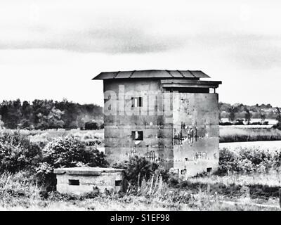 Ersten Weltkrieg Pillbox und zweiten Weltkrieg Aussichtsturm Stockfoto