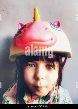 Raskullz Einhorn Fahrradhelm Stockfoto