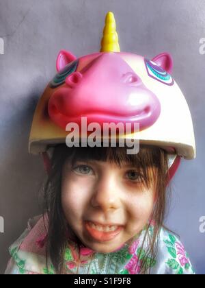 Raskullz Einhorn Fahrradhelm Stockfoto
