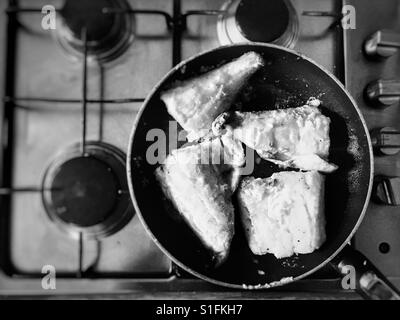 Nordsee-Kabeljau-Filets leicht gebraten Stockfoto