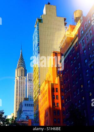 Blick auf das Chrysler building, Blick nach Norden auf Lexington Ave., Manhattan, NYC, USA. Stockfoto