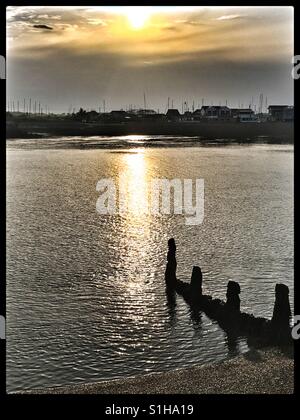 Sonnenuntergang über alte Felixstowe Stockfoto