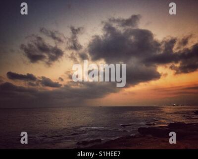 Dramatische Sonnenaufgang über dem Mittelmeer Beirut-Libanon Stockfoto