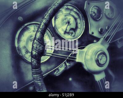 Oldtimer MG dashboard Stockfoto