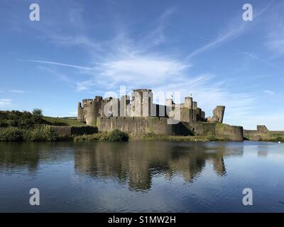 Caerphilly Castle, das zweitgrößte Schloss in Großbritannien Stockfoto