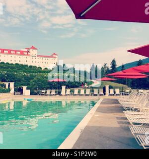 Außenpool im Omni Mount Washington Resort, Bretton Woods, New Hampshire, USA Stockfoto