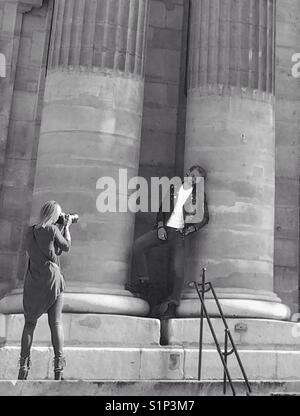 Männliche model Fotoshooting in Paris. Stockfoto