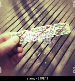 Tickets für das Wonder Wheel, Coney Island, Brooklyn, New York, Vereinigte Staaten von Amerika. Stockfoto
