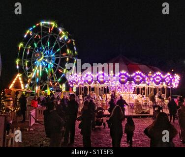 Helle Lichter am Midway, Toronto's Weihnachtsmarkt in der Brennerei. Stockfoto