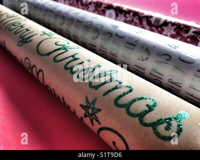 Drei festliche Weihnachten Geschenkpapier. Stockfoto