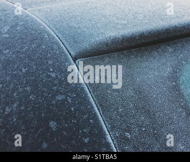 Harten Frost auf einem Auto. Stockfoto