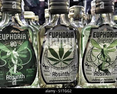 Flaschen Absinth aus Prag Stockfoto