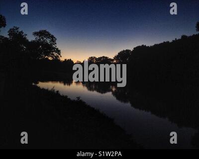 Sonnenuntergang auf der Iowa in Iowa City, Iowa Stockfoto