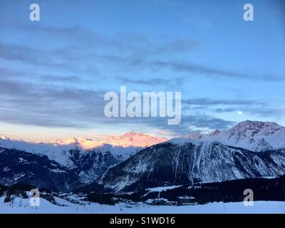 Sonnenuntergang in Courchevel, Französische Alpen, Europa, berg, berge, Schnee, Winter, Schnee, Stockfoto